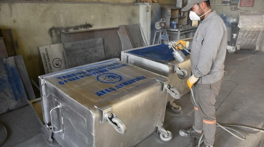 Tarsus&rsquo;ta &ccedil;&ouml;p konteynerleri yenileniyor