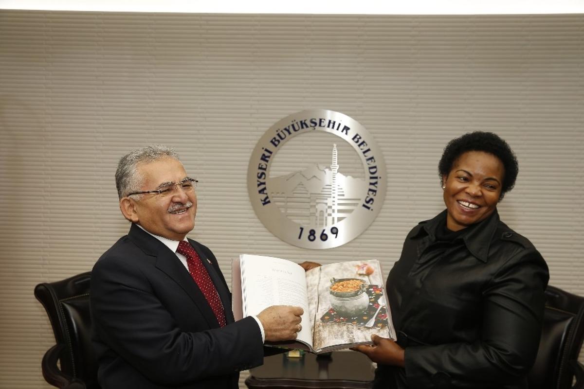 Kayseri şehirciliği Uganda&rsquo;ya &ouml;rnek olacak