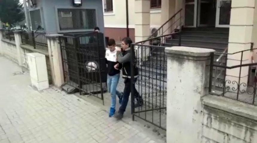 İş yerinden bilgisayar ve para &ccedil;alan maskeli hırsız tutuklandı