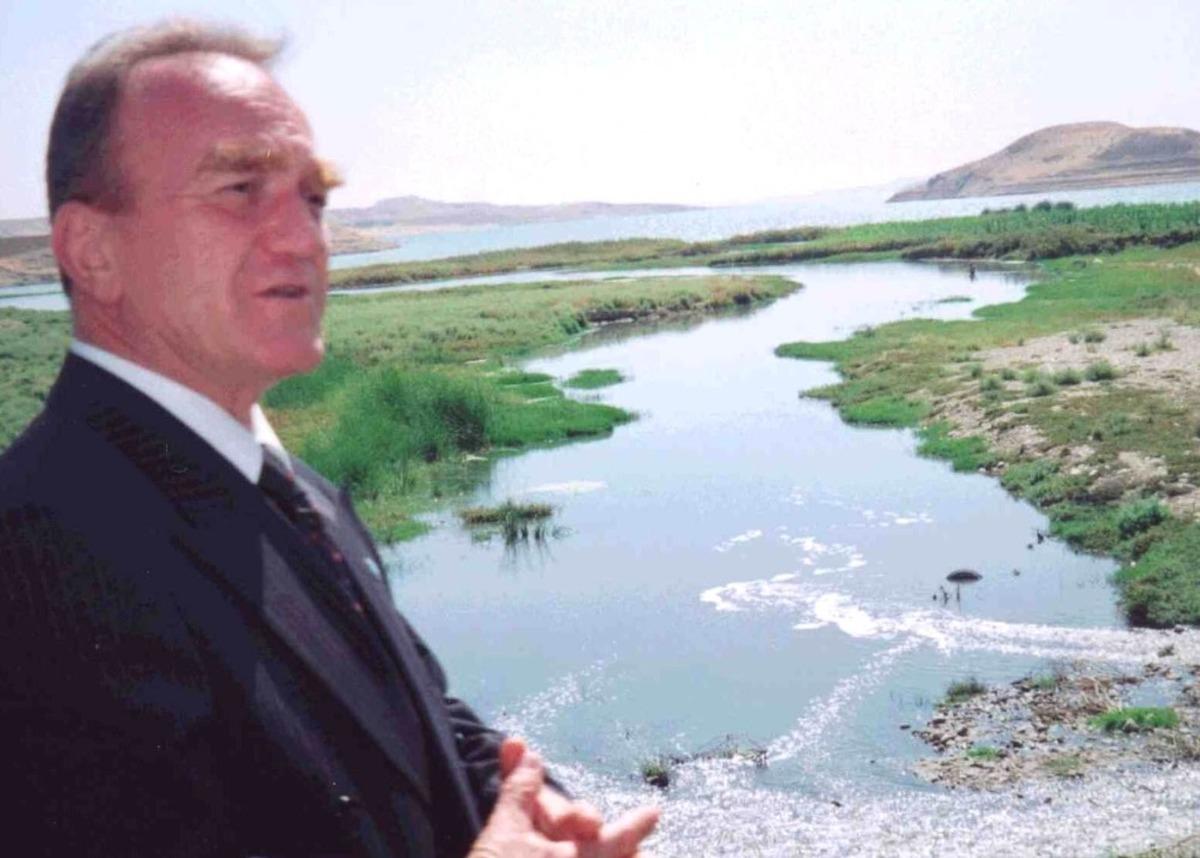 Eski &Ccedil;evre Bakanı Fevzi Aytekin'e dolandırıcılık şoku