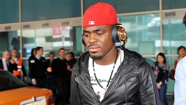 Fenerbahçeli eski futbolcu Emenike Türkiye'ye geri dönüyor