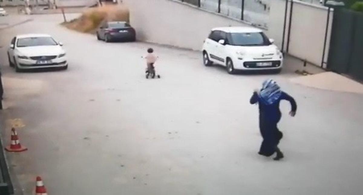 G&ouml;r&uuml;r g&ouml;rmez koşmaya başladı! İşte y&uuml;reklerin ağza geldiği o an