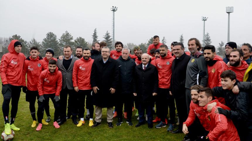 Coşkun Demirbakan: Mustafa Denizli’yi bu takıma getirmeyin
