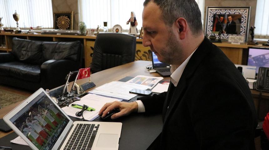 Zonguldak Belediye Başkanı Alan, AA'nın "Yılın Fotoğrafları" oylamasına katıldı