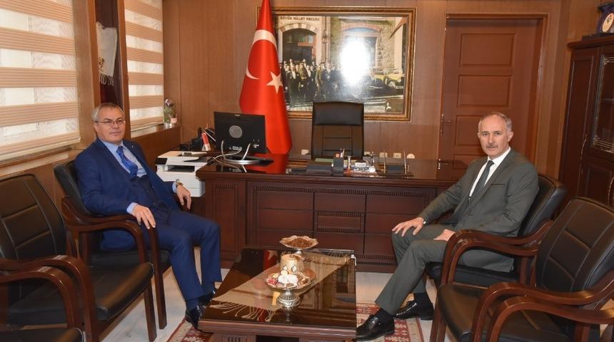 Vali Deniz&rsquo;den İl Milli Eğitim M&uuml;d&uuml;r&uuml; Dikici&rsquo;ye &rsquo;hayırlı olsun&rsquo; ziyareti