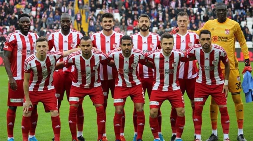 Sivasspor’da 4 futbolcu sarı kart sınırında