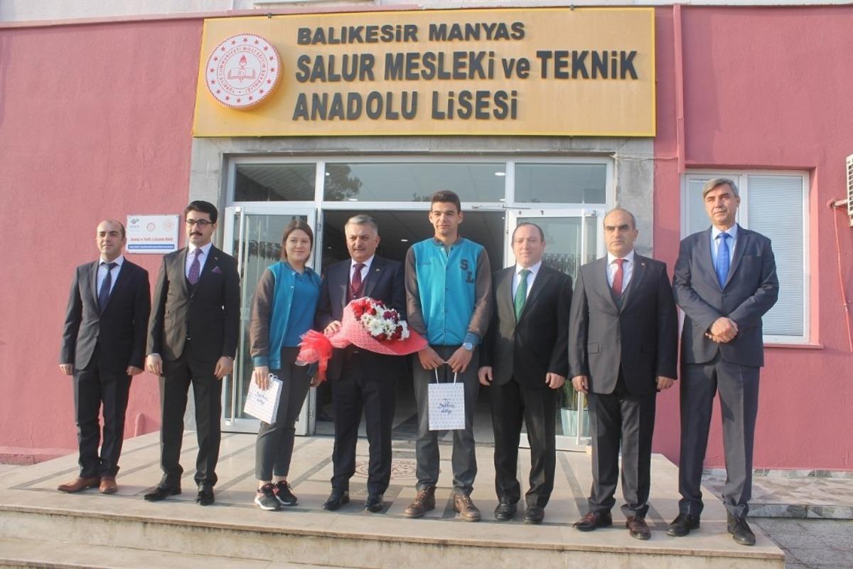Okulda hayvan sağlığı kliniği Vali Yazıcı tarafından a&ccedil;ıldı