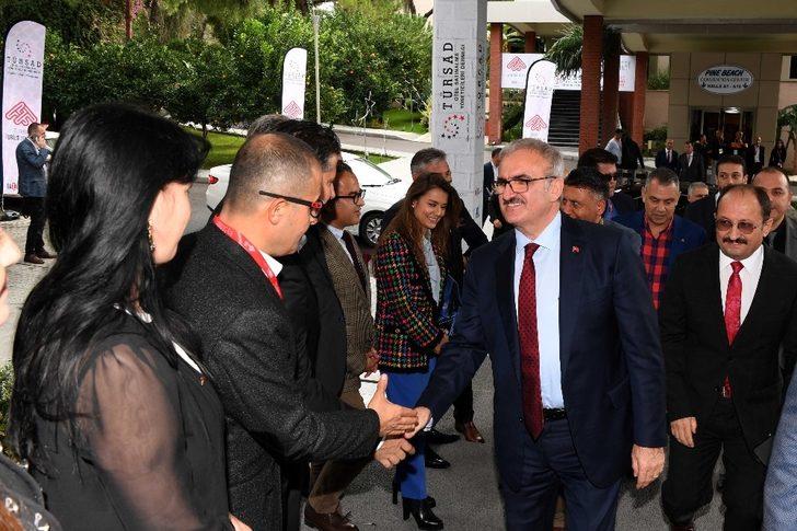 Vali Karaloğlu: “Turizm sektörü oluşturduğu ekonomiyi şehirle paylaşmalı” G3