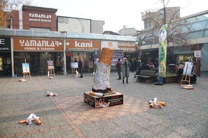 Dev izmaritlerle çevre kirliliğe dikkat çektiler G4