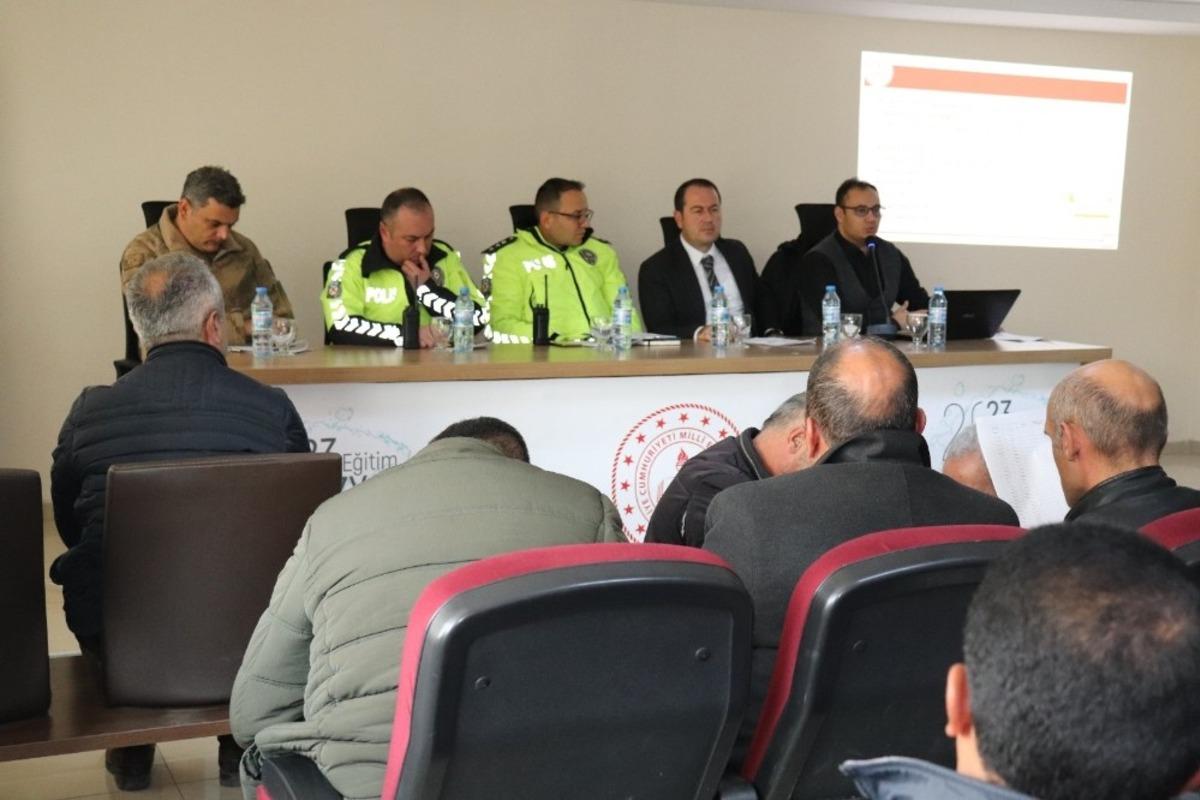 Hakkari&rsquo;de servis şof&ouml;rleriyle toplantı yapıldı