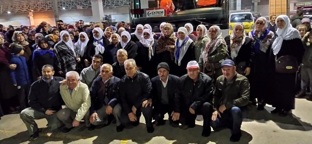 Başkan &Ouml;z, hemşehrilerini umreye uğurladı