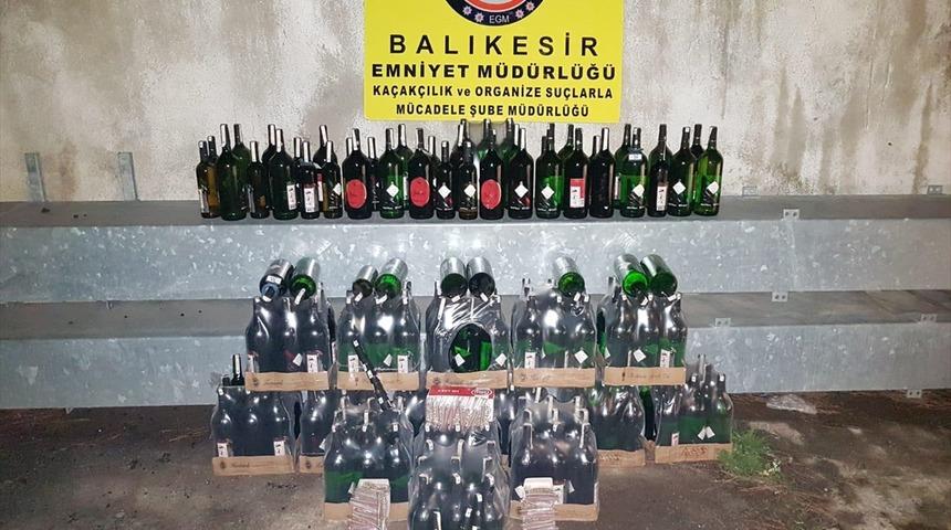 Balıkesir'de ka&ccedil;ak i&ccedil;ki operasyonunda 3 ş&uuml;pheli yakalandı