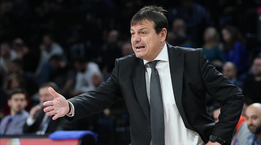 Fenerbahçe taraftarından Ergin Ataman'a tepki