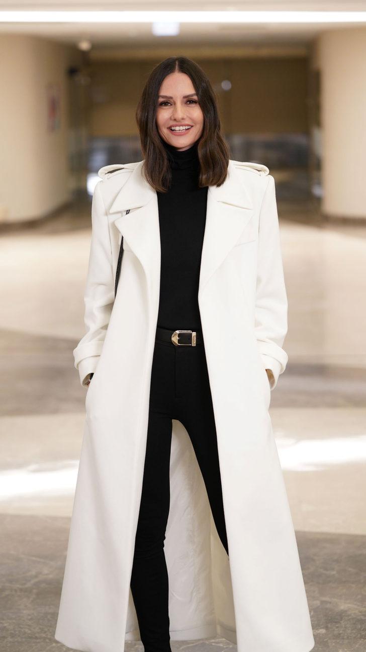 Jessica Alba Yasemin Özilhan'ı takibe aldı  G5