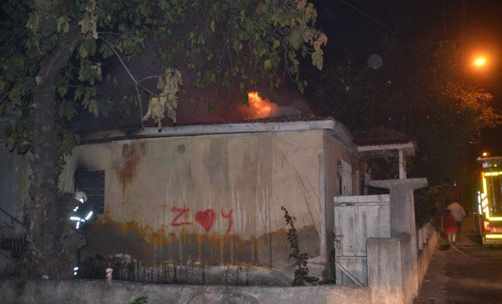 Tek katlı metruk binada çıkan yangın korkuttu G2