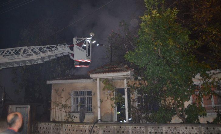 Tek katlı metruk binada çıkan yangın korkuttu G3