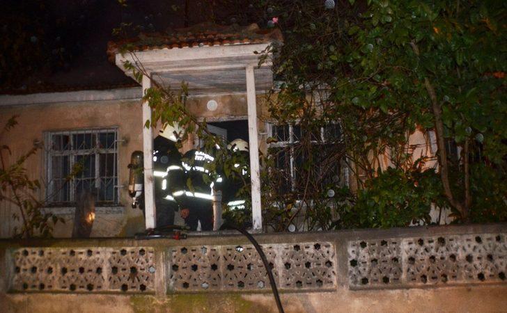 Tek katlı metruk binada çıkan yangın korkuttu G4