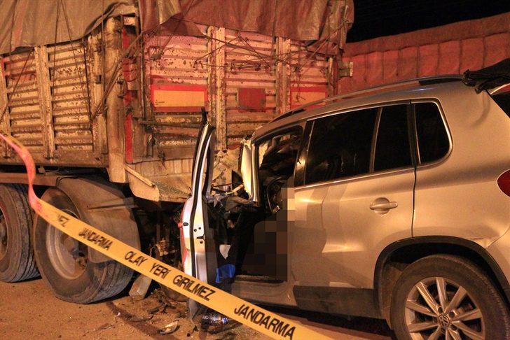 Samsun'da otomobil tır dorsesine çarptı: 1 ölü G4