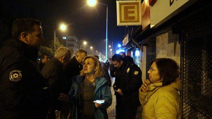 Antidepresan ilaç için eczanelerin camlarını kırdı  G2