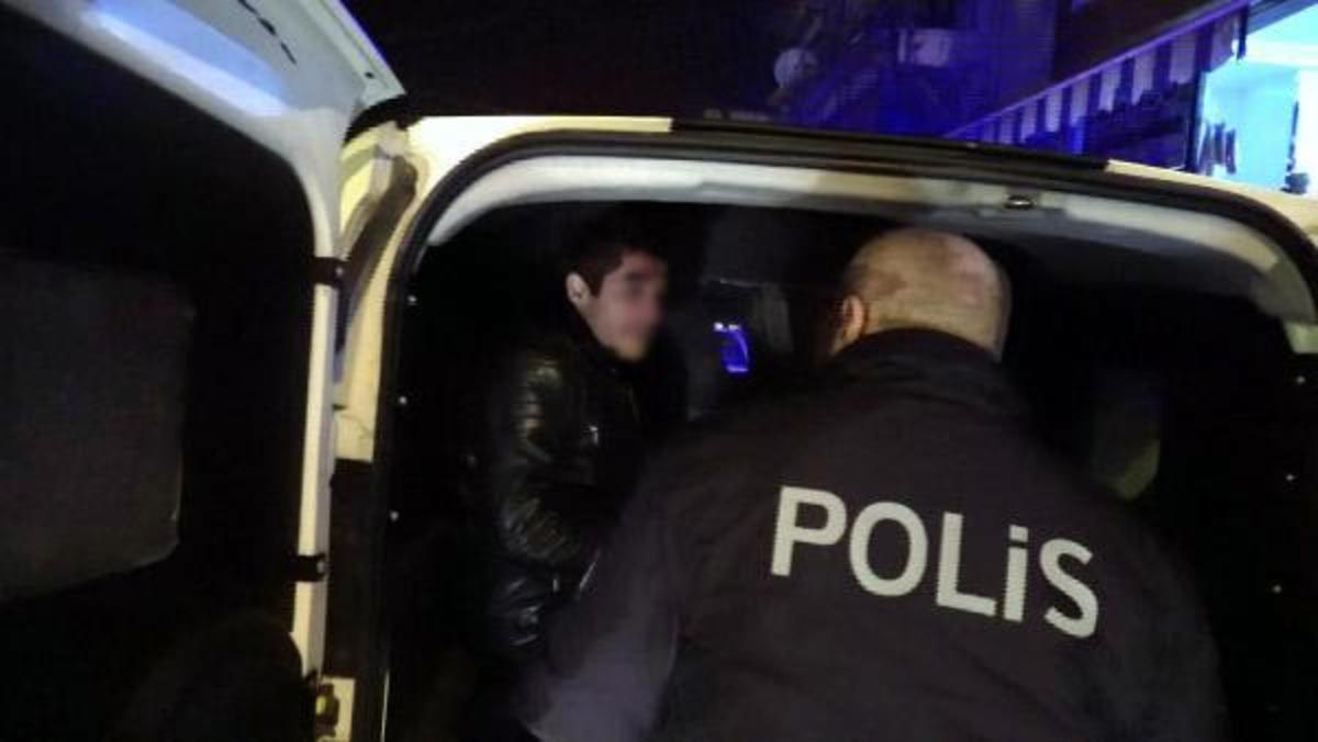 Antidepresan ila&ccedil; i&ccedil;in eczanelerin camlarını kırdı&nbsp;