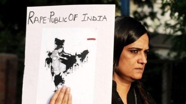 Hindistan'da çocuklara yönelik cinsel istismar vakaları kamuoyunda büyük protestolara neden oldu.
