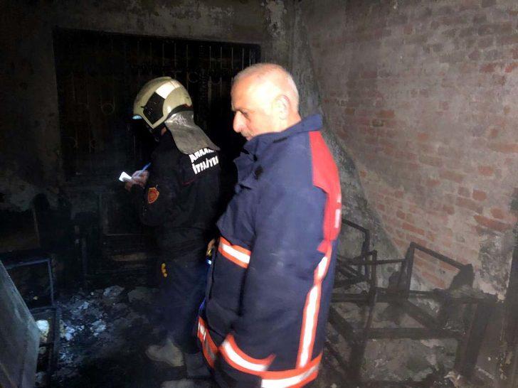 Ankara'da apartman dairesinde yangın: 1'i ağır, 3 yaralı G2