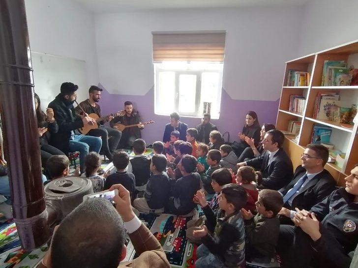 Hamur’da Anasınıfı ve Kütüphane açılışı G4