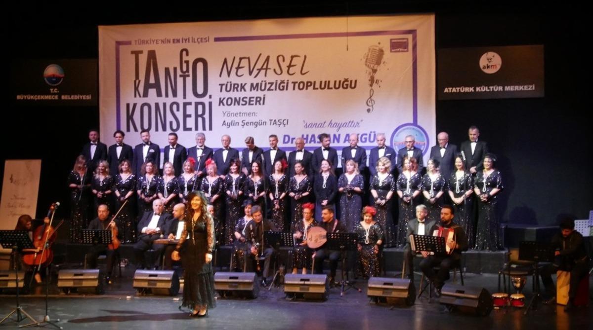 Nevasel T&uuml;rk M&uuml;ziği Topluluğu&rsquo;ndan tango ve kanto şovu