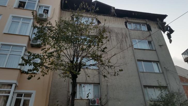 Son dakika! Şişli'de bir binanın çatısı çöktü G2