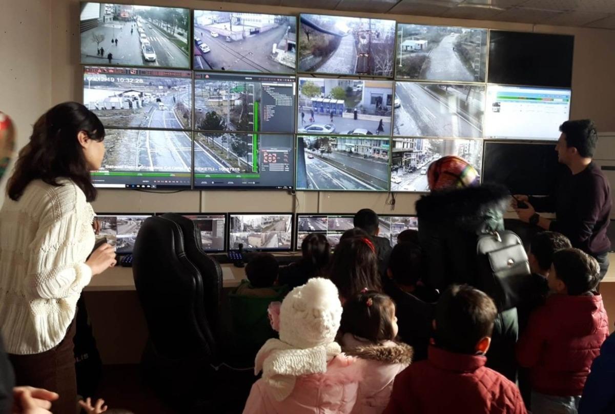 Minik &ouml;ğrencilerden emniyet m&uuml;d&uuml;rl&uuml;ğ&uuml;ne ziyaret