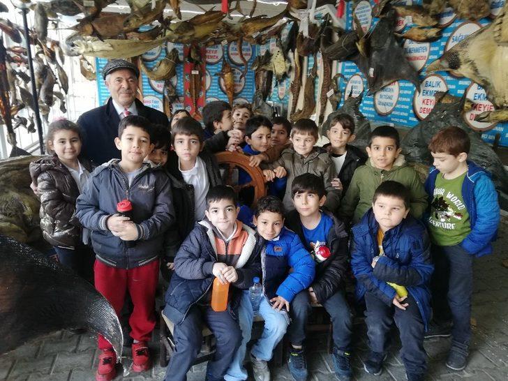 Ustasından çocuklara ‘balık burger’ ikramı G2