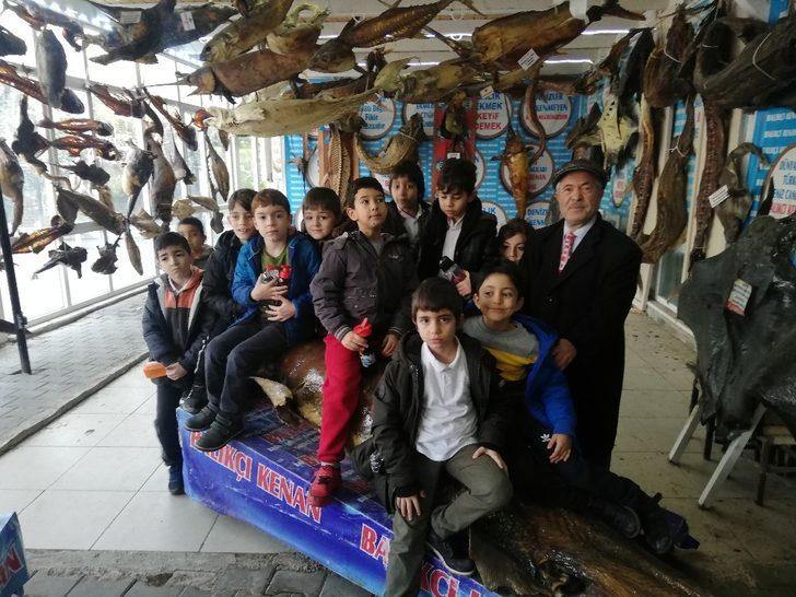 Ustasından çocuklara ‘balık burger’ ikramı G3