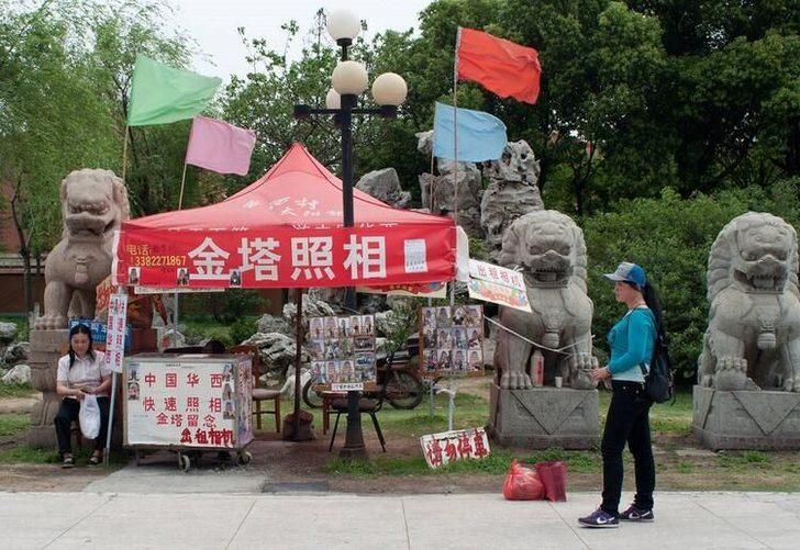 Bedava villa dağıtan muhtar köylüleri ihya etti! G2