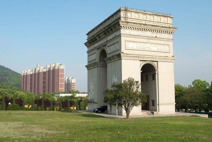 Bedava villa dağıtan muhtar köylüleri ihya etti! G4