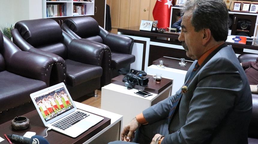 Karabük Emniyet Müdürü Tuğ, AA'nın "Yılın Fotoğrafları" oylamasına katıldı