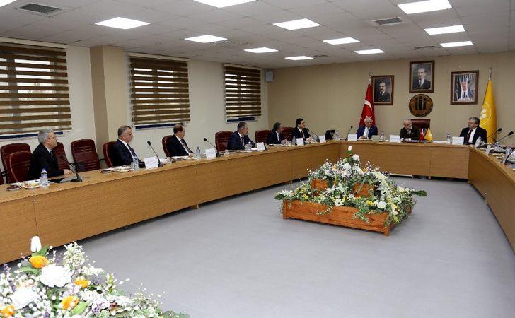 AİÇÜ Rektörü Prof. Dr. Karabulut, Düzey 2 Bölge Çalıştayı’na katıldı G1