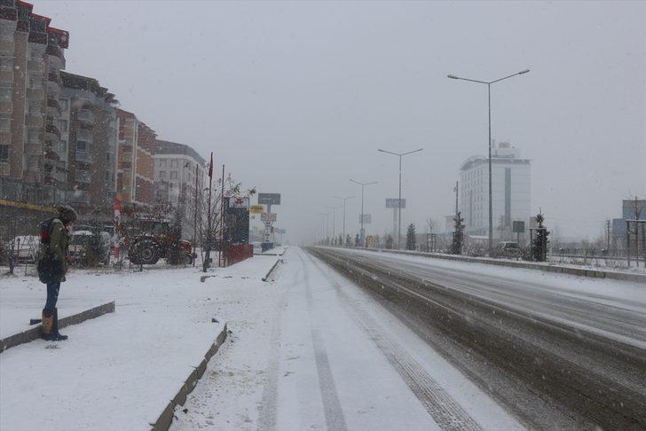 Doğu'da kar yağışı etkili oluyor G1