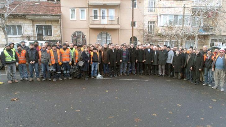 350 Evler Mahallesinde temizlik seferberliği yapıldı G1