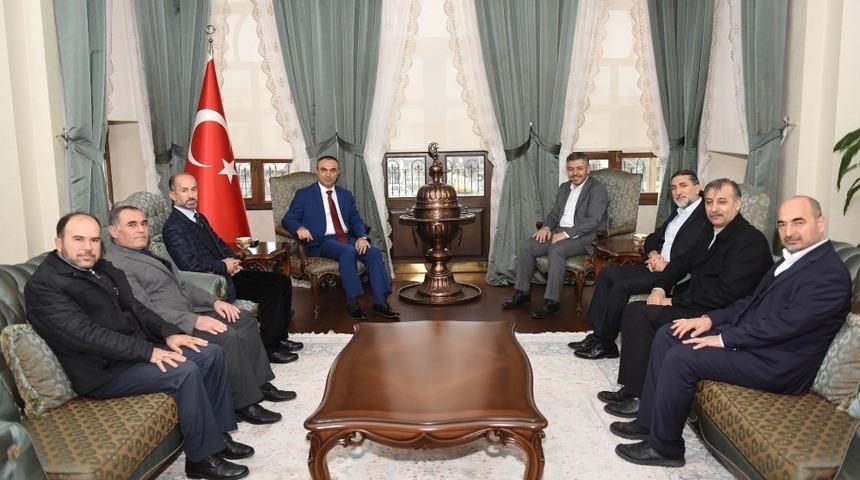 Vali Soyt&uuml;rk &Ouml;NDER Derneği Genel Başkanı &Ccedil;al ile bir araya geldi