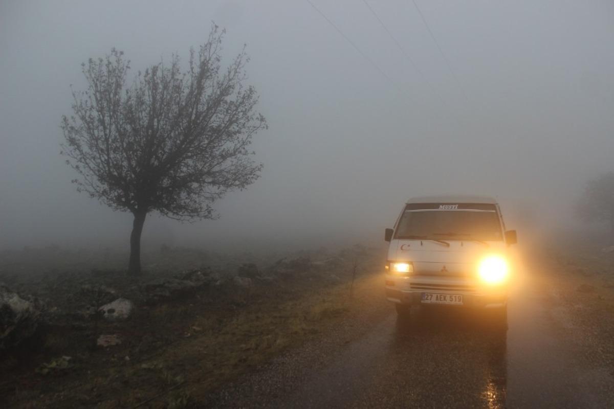 Yavuzeli il&ccedil;esinde yoğun sis ve sağanak yağış etkili oldu