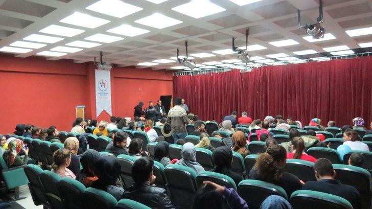 Gönüller tiyatroda buluştu G4