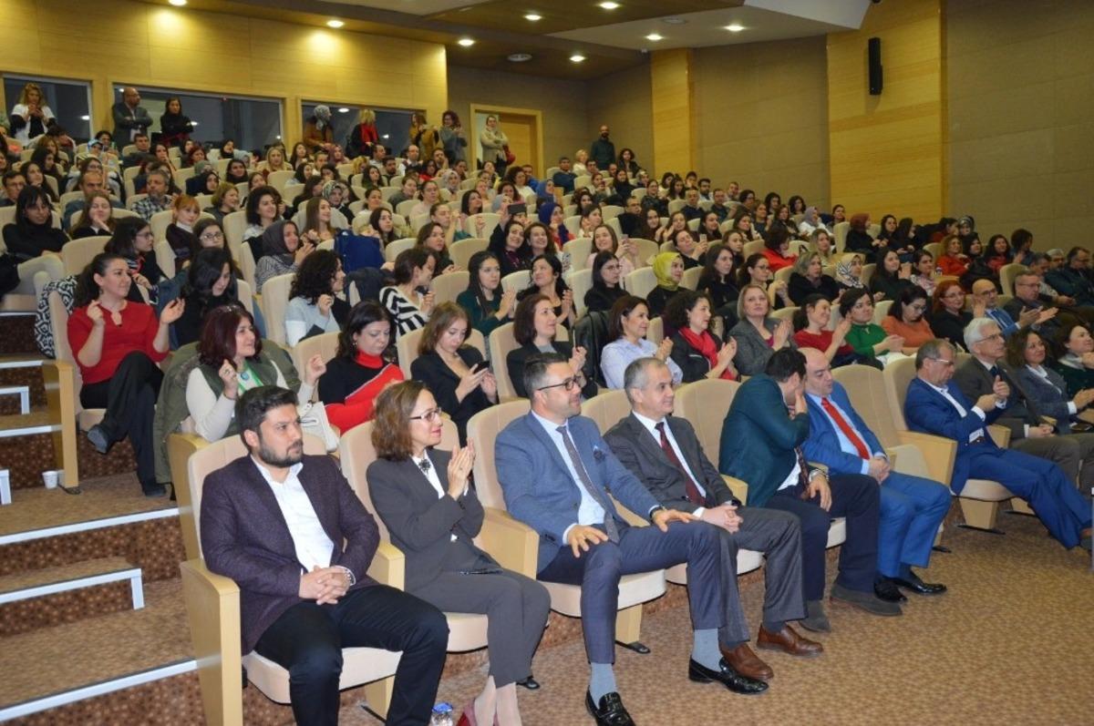 Gebelik ve doğum sonrası psikiyatri sempozyumu ger&ccedil;ekleştirildi