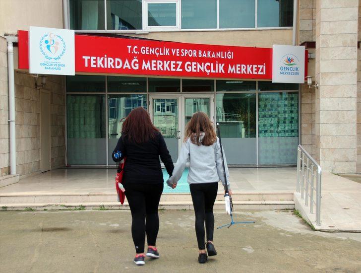 SPORCU AİLELER - Anne hakem, kızı okçu G2