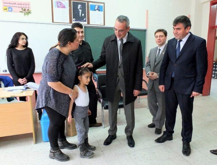 Aşı uygulaması yapılan okula ziyaret G3