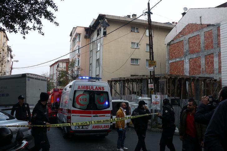 Şişli'de 6 katlı binanın çatısında çökme G4