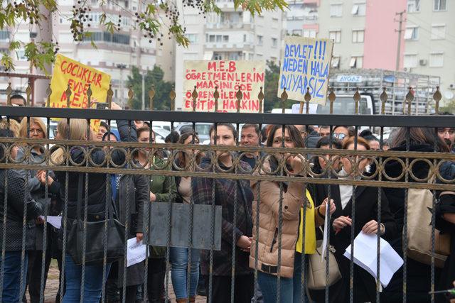Velilerden İl Milli Eğitim Müdürlüğü önünde 'özel okul' eylemi