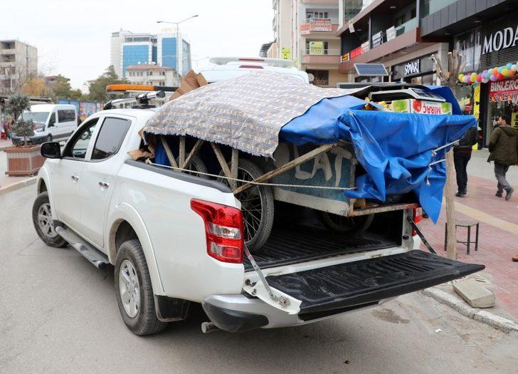 Van Büyükşehir Belediyesi zabıtası seyyara geçit vermiyor G5
