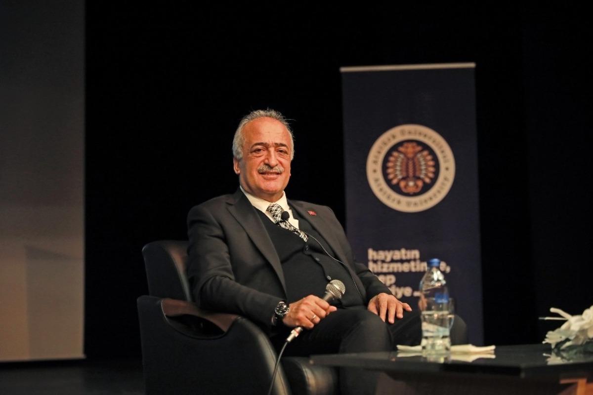 Rekt&ouml;r &Ccedil;omaklı, Ankademia Eğitim Kul&uuml;b&uuml;n&uuml;n konuğu oldu