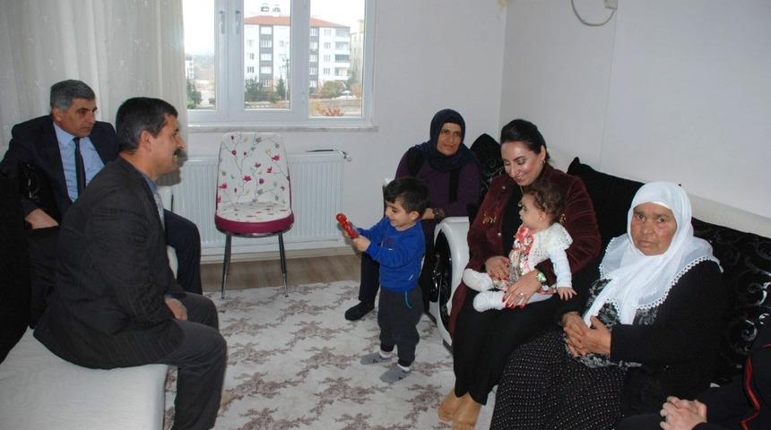 Yeşim Pekmez&rsquo;den Besni&rsquo;deki şehit ailelerine ziyaret