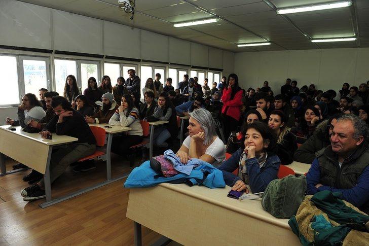 Sanatçı Ercan Kesal üniversite öğrencileriyle bir araya geldi G3